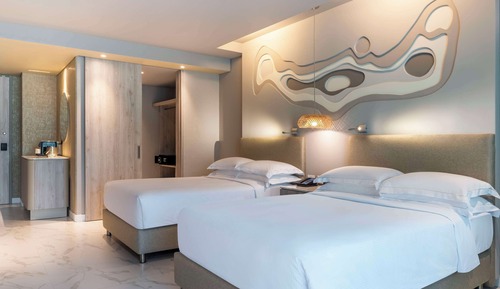 Room, 2 Double Beds, City View