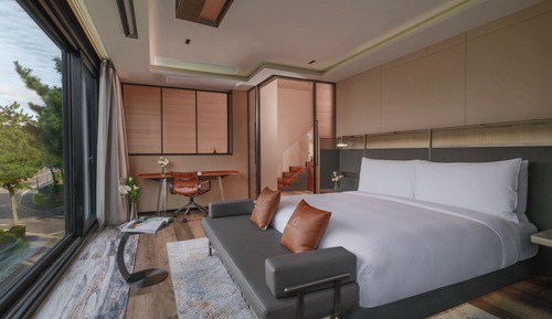 (New Wing) HILL - Luna Family