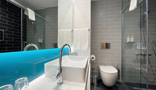 Standard Room, 1 Queen Bed with Sofa bed, Smoking (Free Breakfast)