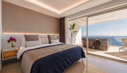 Sea View Apartment with Jacuzzi-Privilege Suite