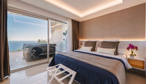 Sea View Apartment with Jacuzzi-Collection Suite