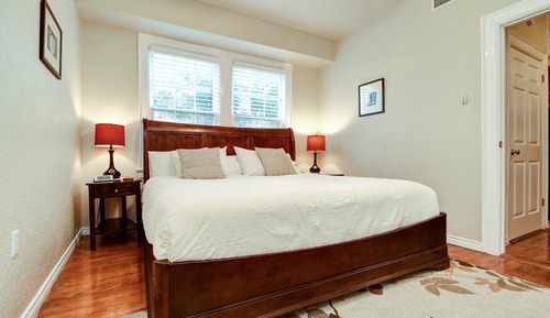 1 BD/1BA Suite Deluxe XL