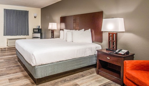 Standard Room, 1 King Bed, Non Smoking