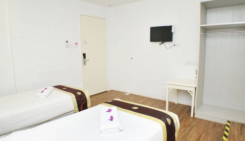 Standard Twin Room no window