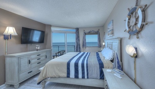 Condo, 2 Bedrooms, Oceanfront (706)