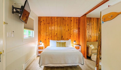 Studio, 2 Queen Beds, Terrace