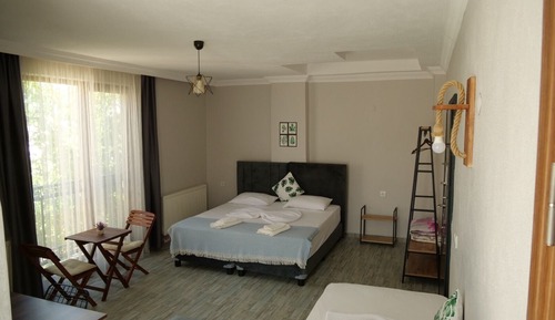 Family Room, Multiple Beds, Non Smoking, Pool View