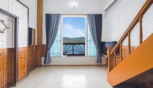 Basic Room, 1 Bedroom (202(Oceanview))