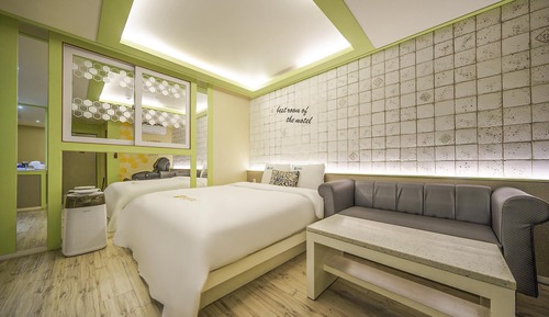 Room (VIP room - 1st room parking / Netflix)