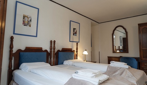 Single Room, Private Bathroom