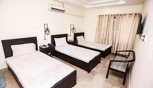 Deluxe Triple Room, City View
