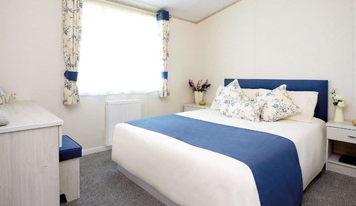 8 Berth Luxury Lodge with Hot Tub