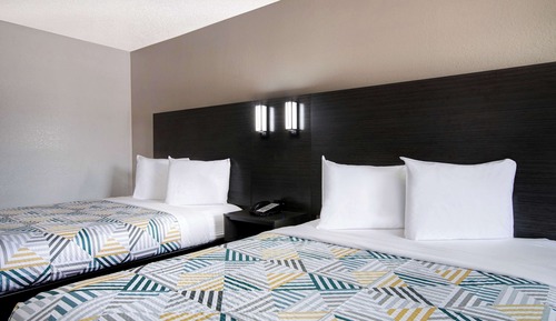 Standard Room, 2 Queen Beds, Non Smoking