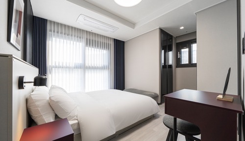 Family Two Rooms Ocean