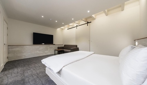 Room (Premium B (All rooms Netflix free vie)