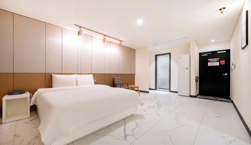 Room (Standard (1 Room Per 1 Parking Drive-)