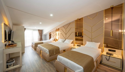 Deluxe Quadruple Room