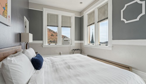 Suite 201 (Pet Friendly)