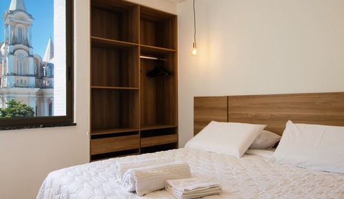 Standard Suite, 1 Queen Bed, Non Smoking, Partial Sea View