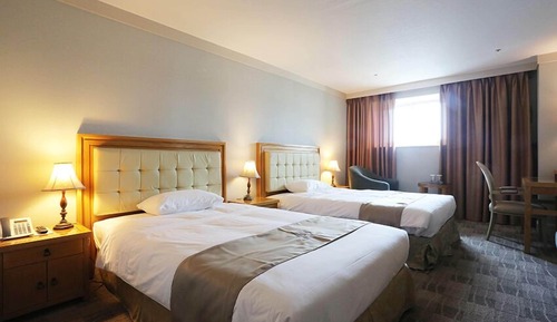 Together Twin Room (2 Single Beds provided for 2 pax)