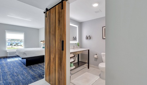 Standard Suite, 1 King Bed