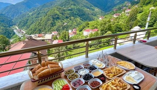 Deluxe Suite, 1 Bedroom, Kitchenette, Valley View