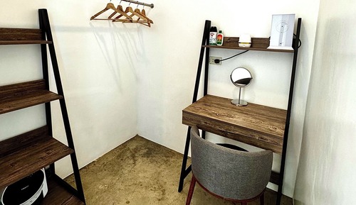 Standard Room, 1 Queen Bed