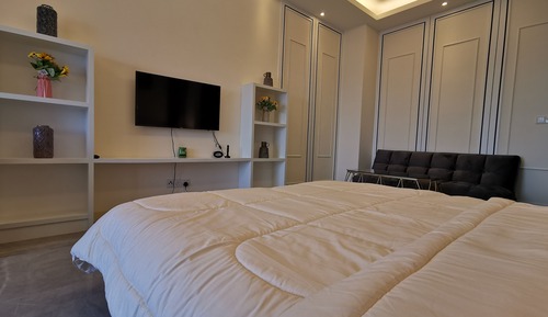 Premium Studio, 1 King Bed, Bathtub, City View