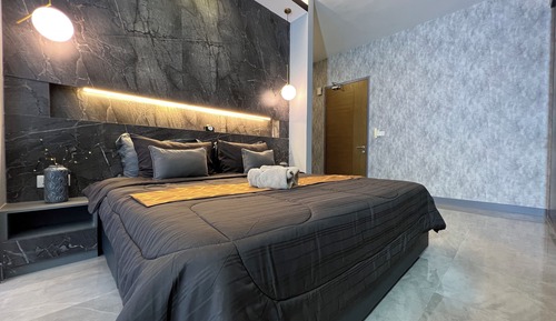 Premium Studio, 1 King Bed, Bathtub, City View