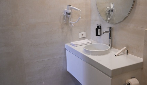 Deluxe Room, 1 King Bed