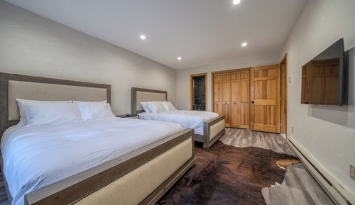 Luxury Suite, 2 Bedrooms, Mountain View