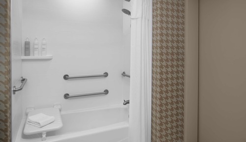 Studio, 2 Queen Beds, Accessible, Bathtub (Mobility & Hearing)