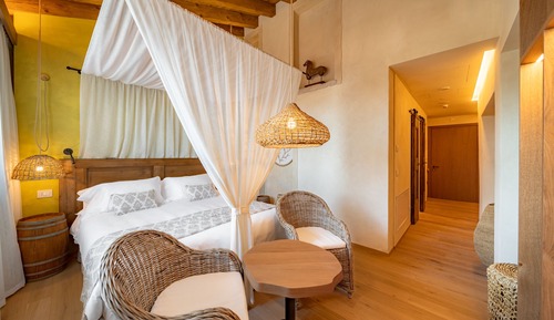 Comfort Room, Garden View