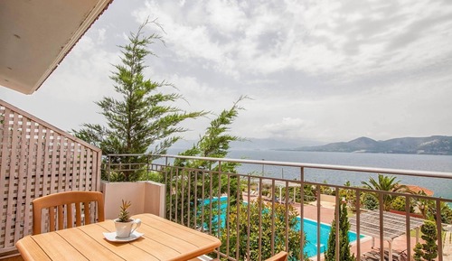 Maisonette with Sea View