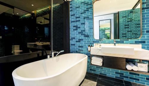 Deluxe Junior Suite with 1 King Size Bed