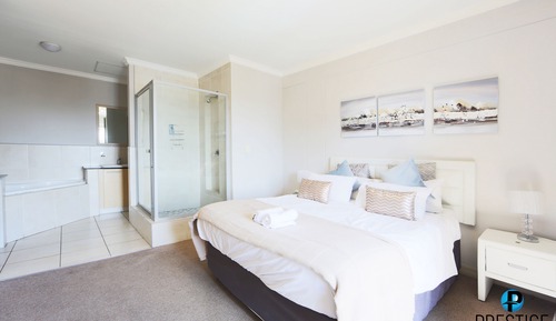Luxury Suite, 2 Bedrooms (Penthouse 9)