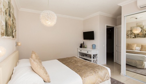 Superior Double Room, Private Bathroom, Sea View (2)