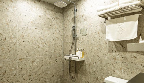 Deluxe Family Twin Room