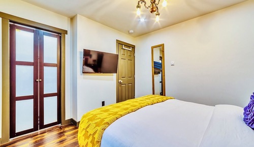 Royal Room, 1 Queen Bed