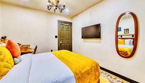 Gallery Room, 1 Queen Bed