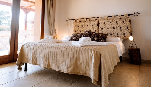 Comfort Room, 1 King Bed, Valley View, Ground Floor