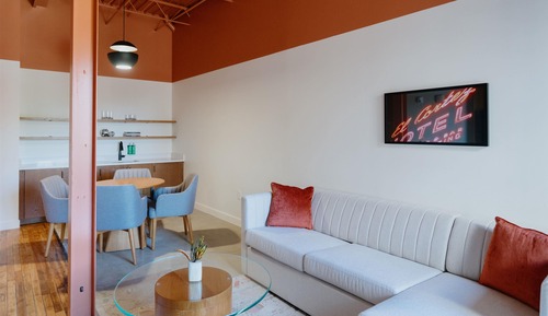 Studio Suite, 1 King Bed, Accessible (Roll-In Shower)