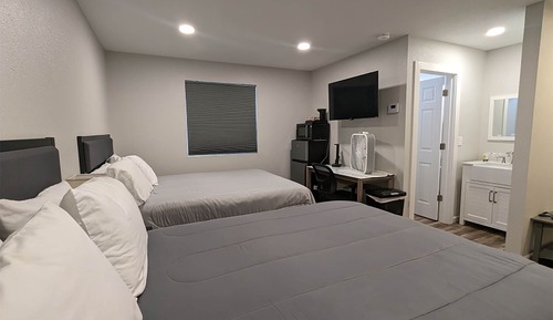 Deluxe Double Room (11-14)
