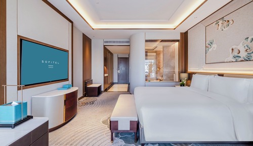 Luxury Room, 1 King Bed (Club Millésime Access)