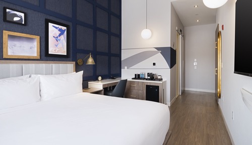 Grand Room, 1 King Bed