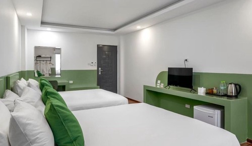 Superior Corner Room