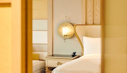 Premium Room, 1 King Bed, Non Smoking, Ocean View (Balcony)