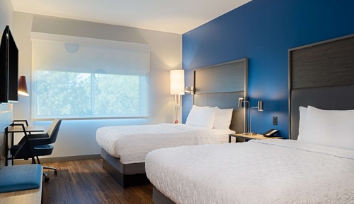 Room, 2 Queen Beds, Accessible, Bathtub