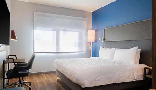 Room, 1 King Bed, Accessible, Bathtub