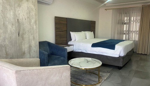 Standard Room, 1 King Bed